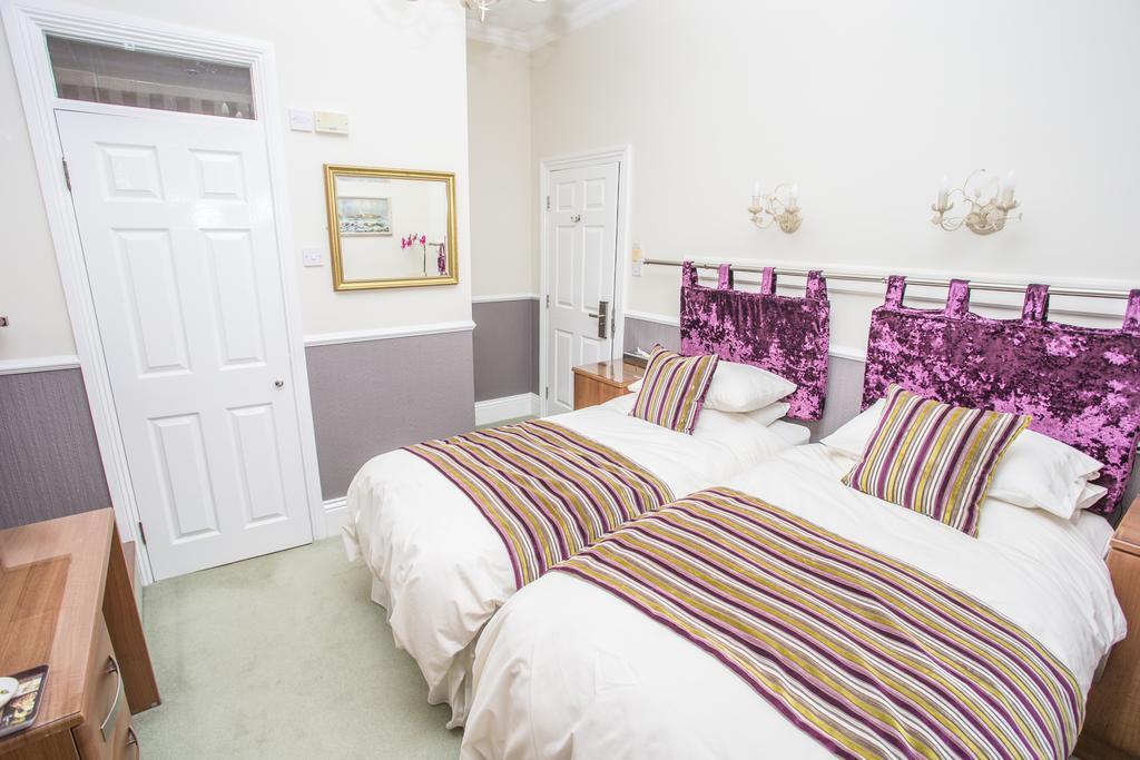 Park Lodge Guest House ウィットレイ・ベイ エクステリア 写真